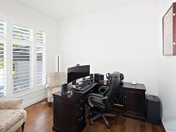 4th image of 10008 Oak Tree Court