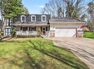 1378 N Lendale Rd, Ludington, MI 49431