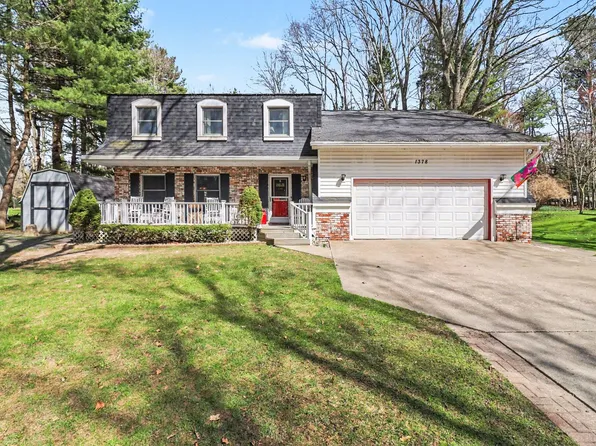 1378 N Lendale Rd, Ludington, MI 49431