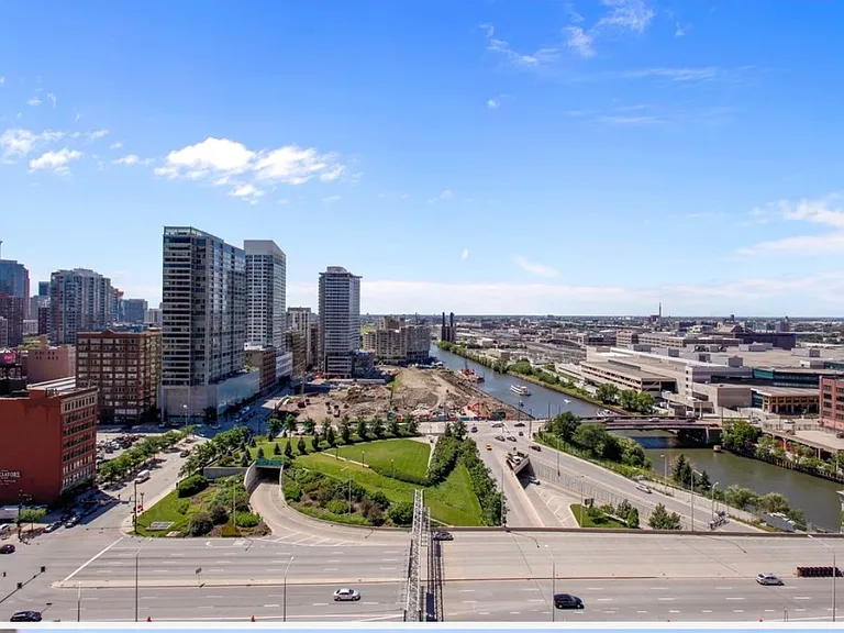235 W Van Buren St #1408 — Photo 9