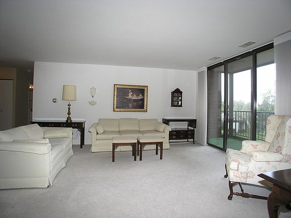 5th image of 123 Acacia Cir APT 306