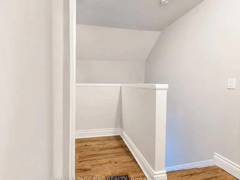 259 Wellington St — Photo 6