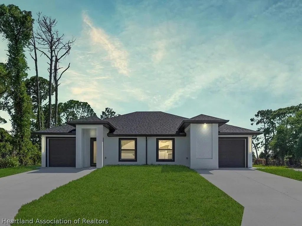 3 bed, 2.0 bath, 1200 sqft, $1,750 — Photo 1