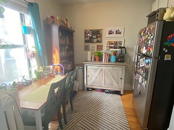 4th image of 4604 N Winchester Ave #2L