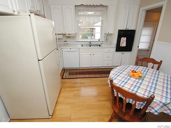 3rd image of 813 Newkirk Dr