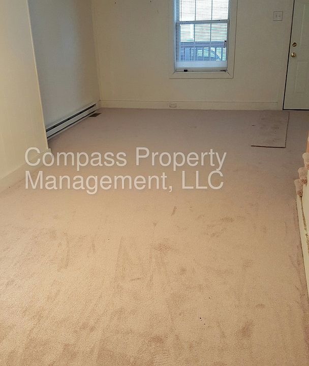 2nd image of 832 Coates St