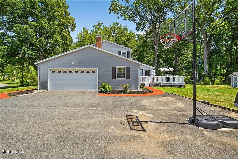 4th image of 5 Laurel Oak Lane