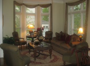 112 W Ridge Way, Roswell, GA 30076