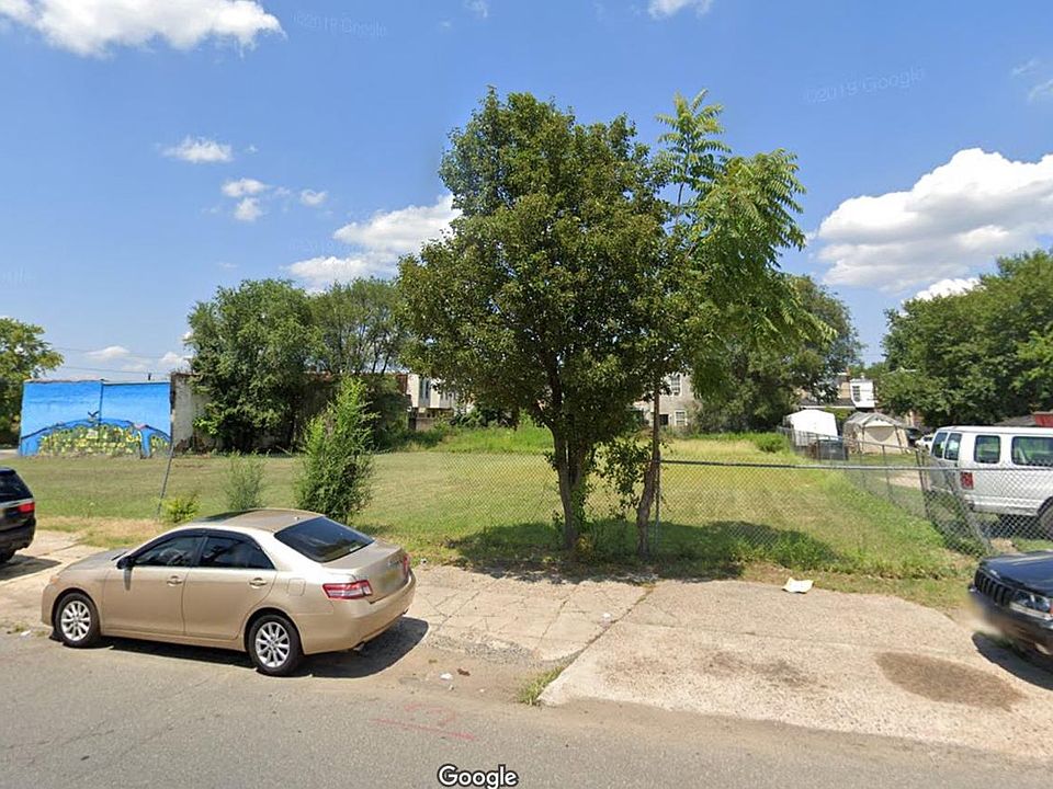 2nd image of 723 State St #727