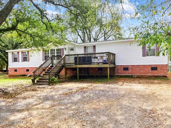 373 Hunter Ave, Pass Christian, MS 39571