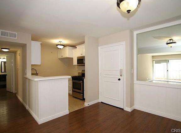 4th image of 18620 Hatteras St Unit 129