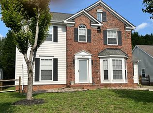 8218 Hirsch Dr, Charlotte, NC 28277