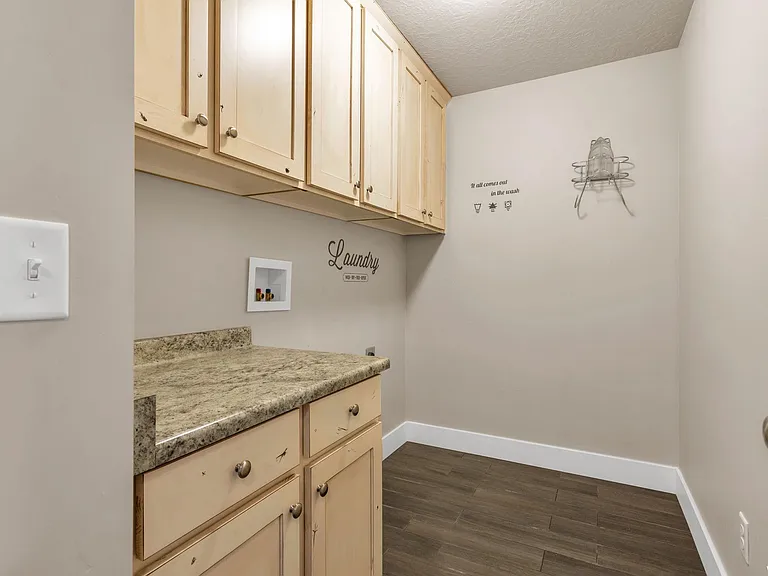 3140 W Manor View Dr — Photo 8