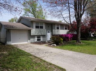 305 Belvedere Cir, Brighton, IL 62012