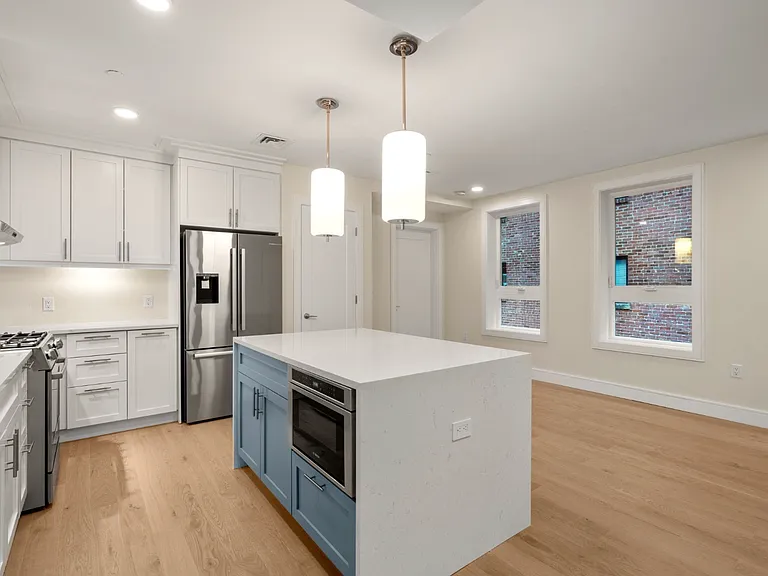 301 Border St #402 — Photo 5