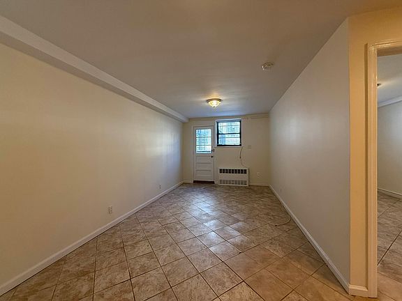 4th image of 2562 43rd St APT 1