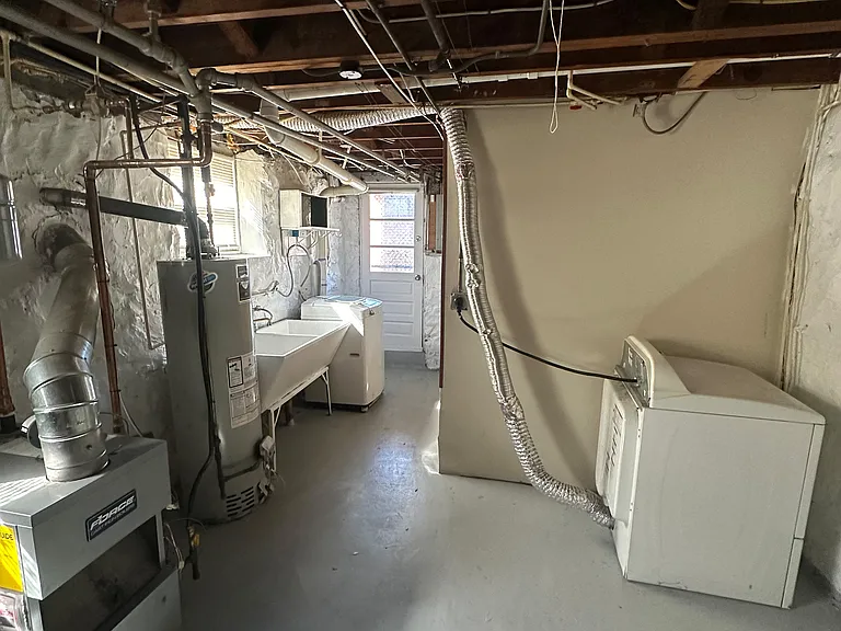 1300 Kenhill Ave — Photo 10