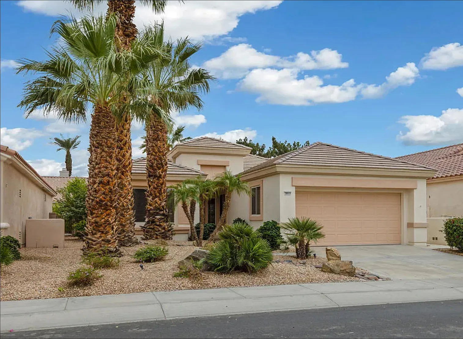 3 bed, 1664 sqft, $3,200 — Photo 1