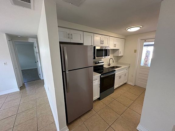 5th image of 445 90th Ave N
