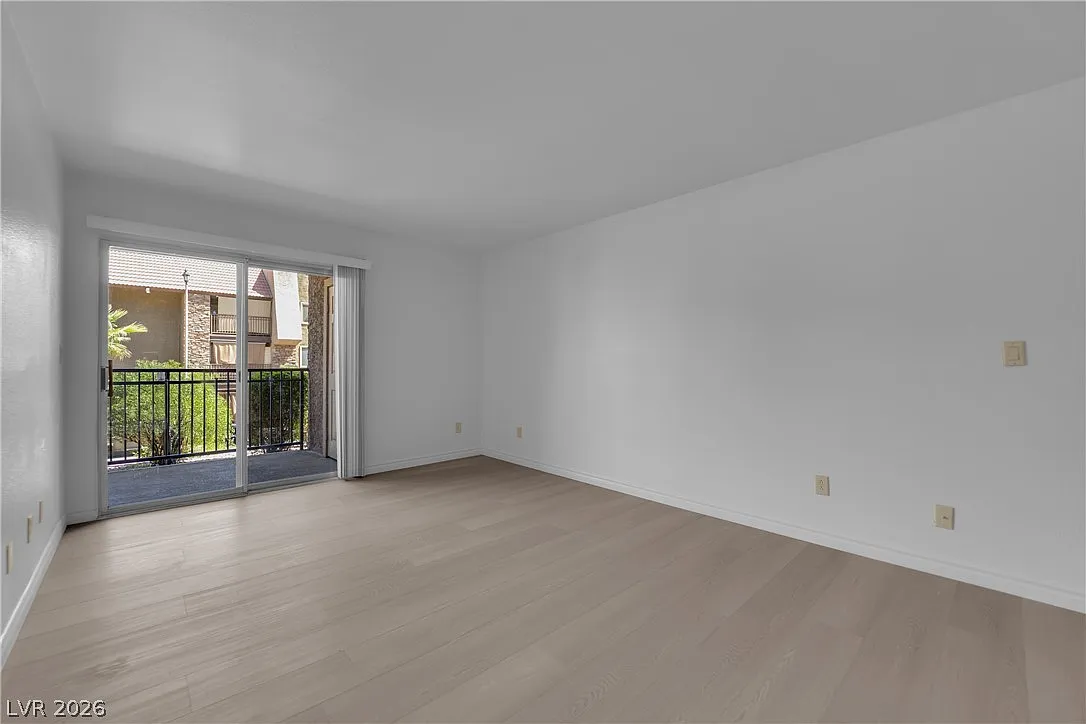 1 bed, 1.0 bath, 700 sqft, $1,200 — Photo 3