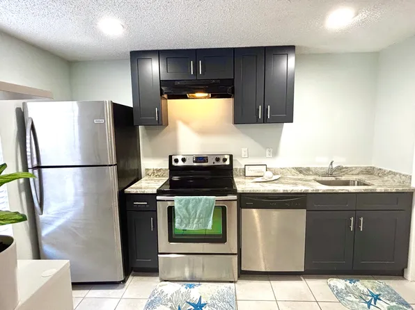 11 Valencia Cir, Safety Harbor, FL 34695