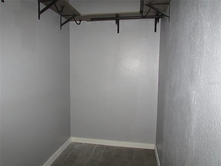 12715 Raeburn Way — Photo 18