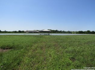 117 River Lakes Ln, Martindale, TX 78655