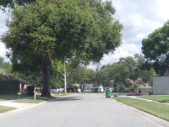 4th image of 622 Fruitwood Ave