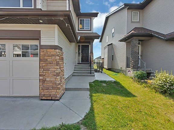 5th image of 33 Skyview Springs Rd N
