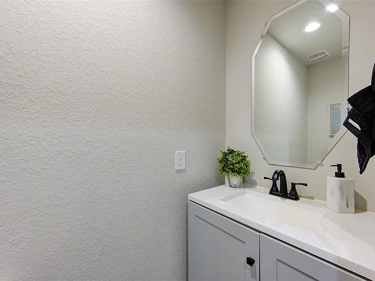 3306 Sumac Dr — Photo 36