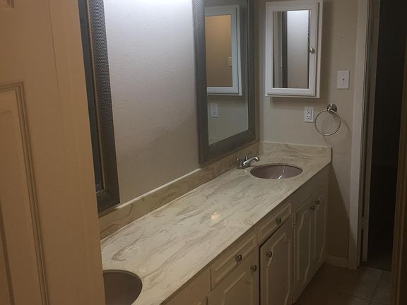 4th image of 825 James St