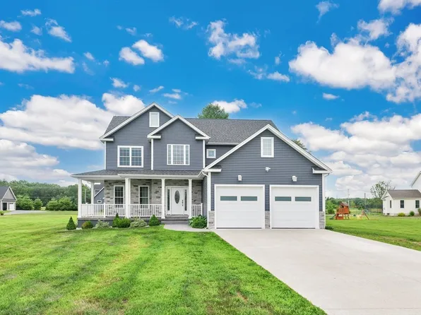 7 Sawgrass Ln, Southwick, MA 01077