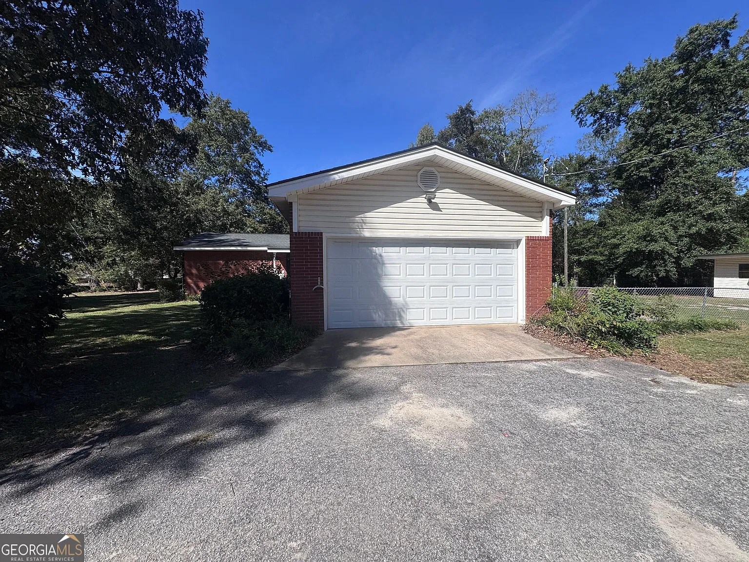 3 bed, 1.5 bath, 1522 sqft, $1,800 — Photo 3