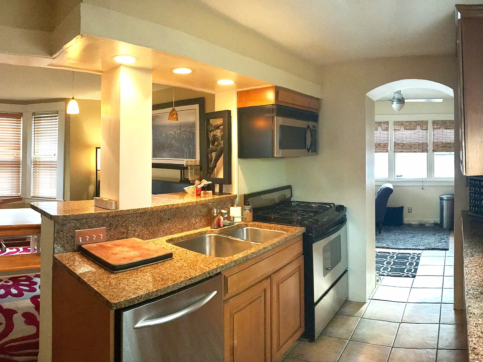 2 bed, 1069 sqft, $2,000 — Photo 4