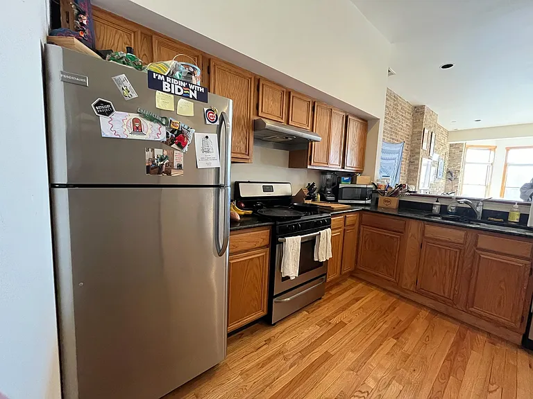 1439 N. Milwaukee Ave — Photo 6