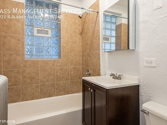 5th image of 2922 N Albany Ave APT 1E