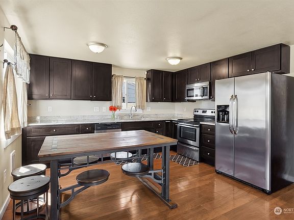 4th image of 4815 Yew Lane SW