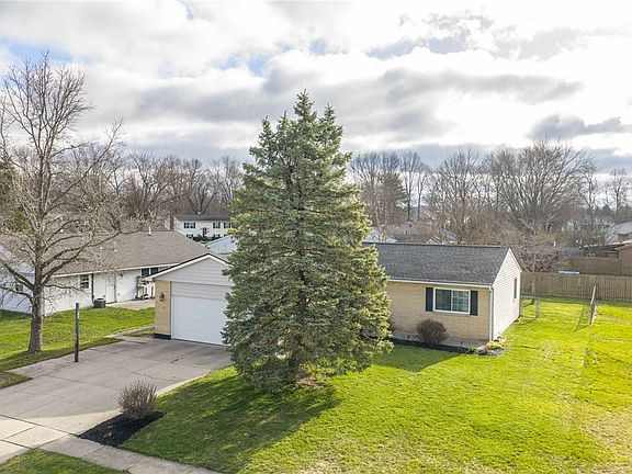 2nd image of 904 Katherine Ave