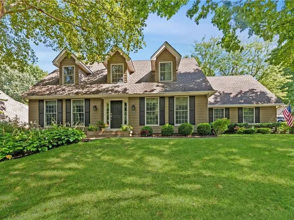 12019 Fairway Rd, Leawood, KS 66209