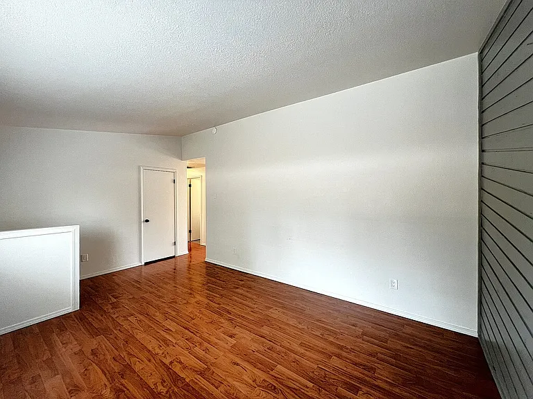 1318 S Michigan Ave — Photo 8