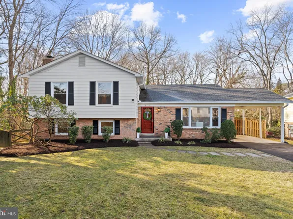 8714 Parry Ln, Alexandria, VA 22308