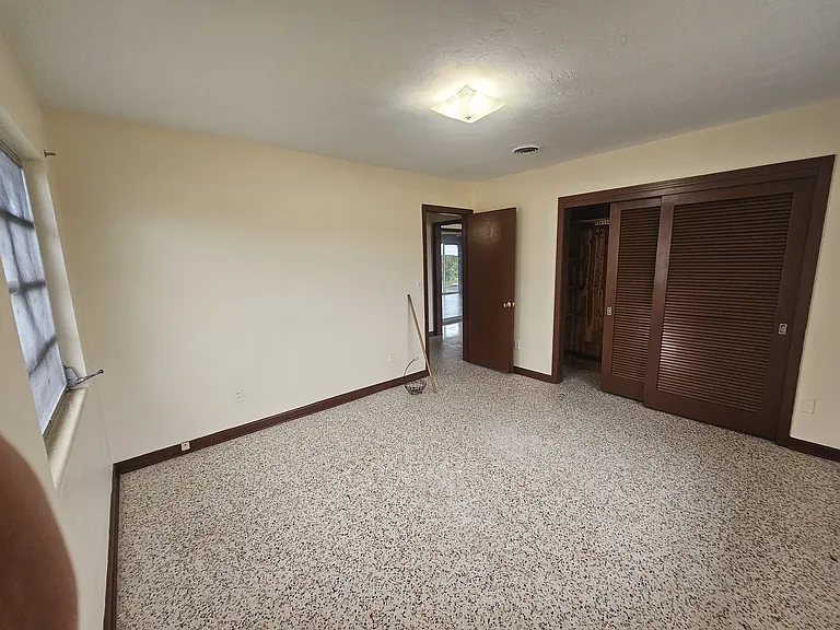 824 Cypress Ave — Photo 8