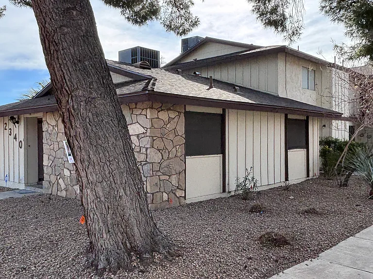 2340 Canfield Dr #D — Photo 12