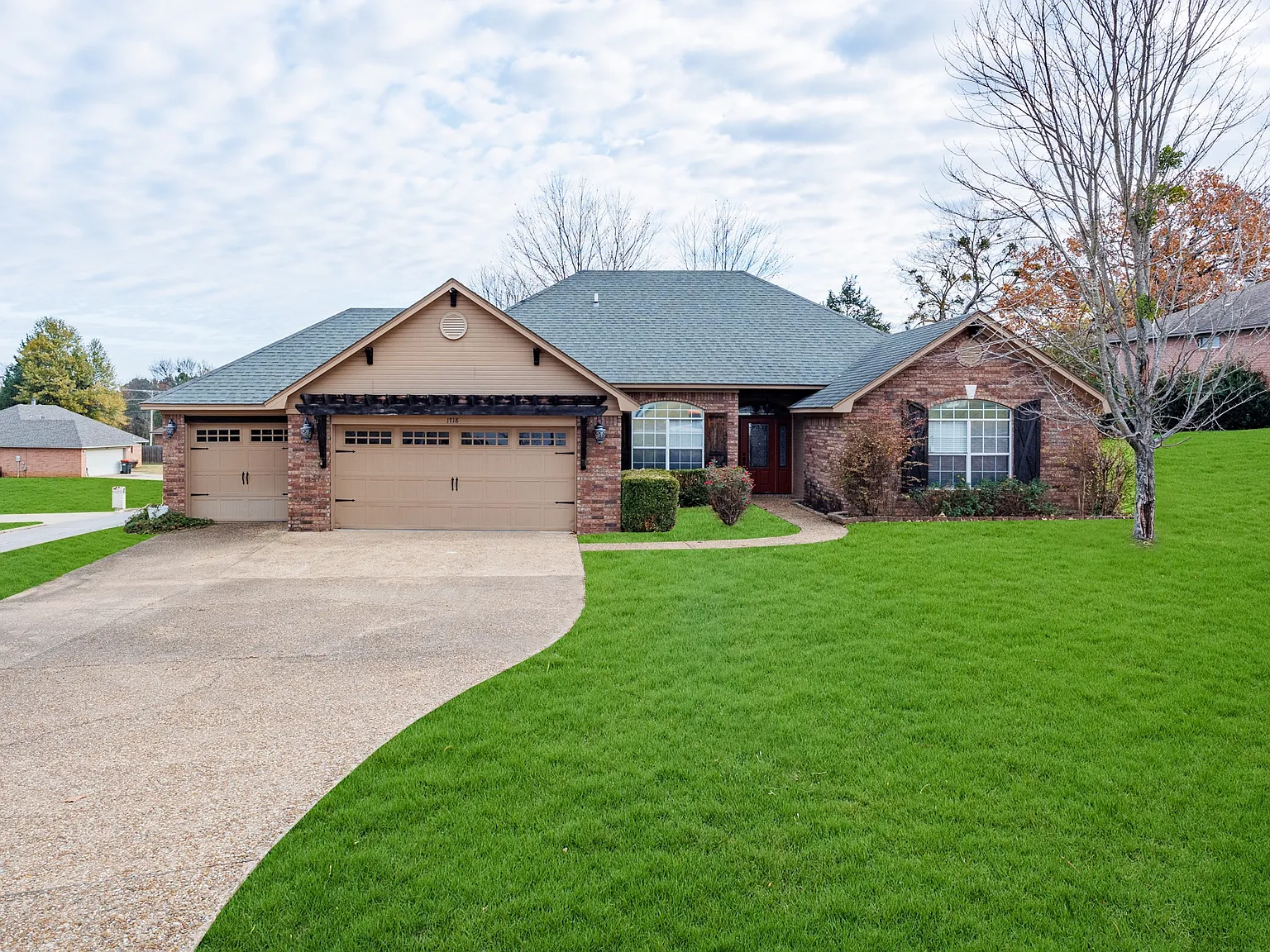 1718 River Ridge Rd — Photo 1
