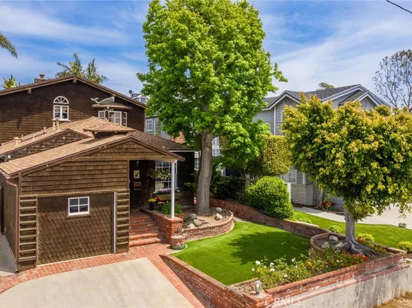 2304 Pine Ave, Manhattan Beach, CA 90266