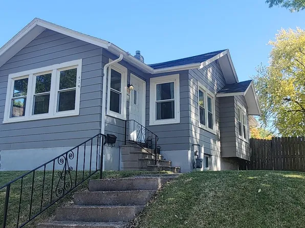 429 9th St, Silvis, IL 61282