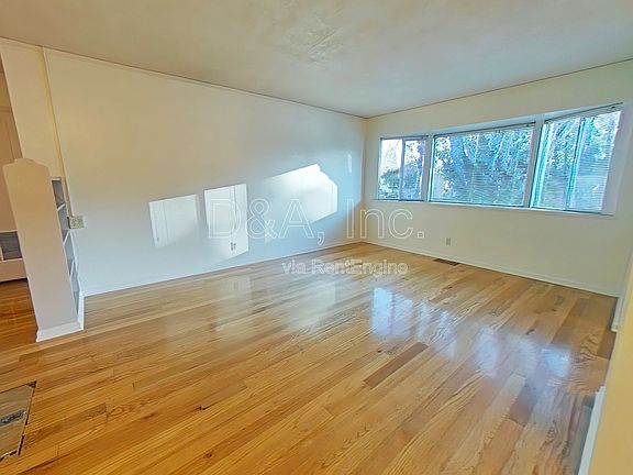 3rd image of 2855 NW Lincoln Ave