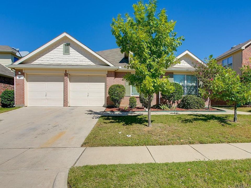 1st image of 4925 Carrotwood Dr