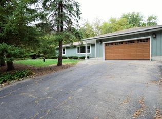 W4094 Longfellow Dr, Lake Geneva, WI 53147