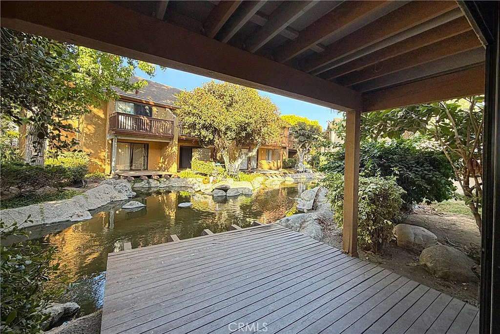 2 bed, 868 sqft, $3,400 — Photo 1